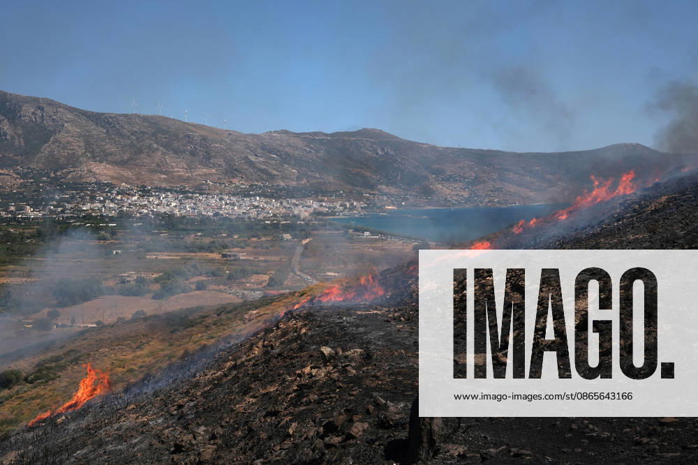 Wildfire near Karystos on Greece s Evia Island EVIA, GREECE - SEPTEMBER 2: A wildfire burns near Karystos on the island of Evia, Greece, on September 2, 2026 Costas Baltas Anadolu Evia Greece. Editorial use only. Please get in touch for any other usage.