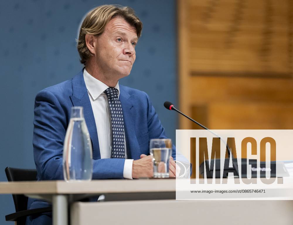 THE HAGUE - Kim Putters during the public hearings of the parliamentary inquiry committee into the coronavirus policy. During the pandemic, Putters was Director of the Social and Cultural Planning Office. REMKO DE WAAL ANP netherlands out - belgium out