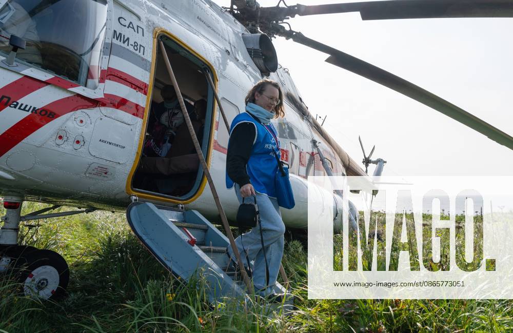 Russia Parliamentary Election Early Voting 9235667 03.09.2026 A member of the Yelizovo Election Commission exits a helicopter during early voting in remote and hard-to-reach areas for elections to the ninth State Duma and the fifth Kamchatka Regional Legislative Assembly, at the Semyachik Marine Hydrometeorological Station, Kamchatka Territory, Russia. Alexandr Piragis Sputnik Kamchatka Region Russia