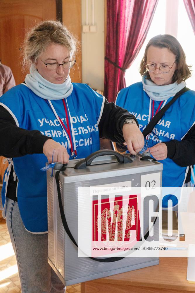 Russia Parliamentary Election Early Voting 9235682 03.09.2026 Members of the Yelizovo Election Commission seal up a ballot box during early voting in remote and hard-to-reach areas for elections to the ninth State Duma and the fifth Kamchatka Regional Legislative Assembly, at the Semyachik Marine Hydrometeorological Station, Kamchatka Territory, Russia. Alexandr Piragis Sputnik Kamchatka Region Russia