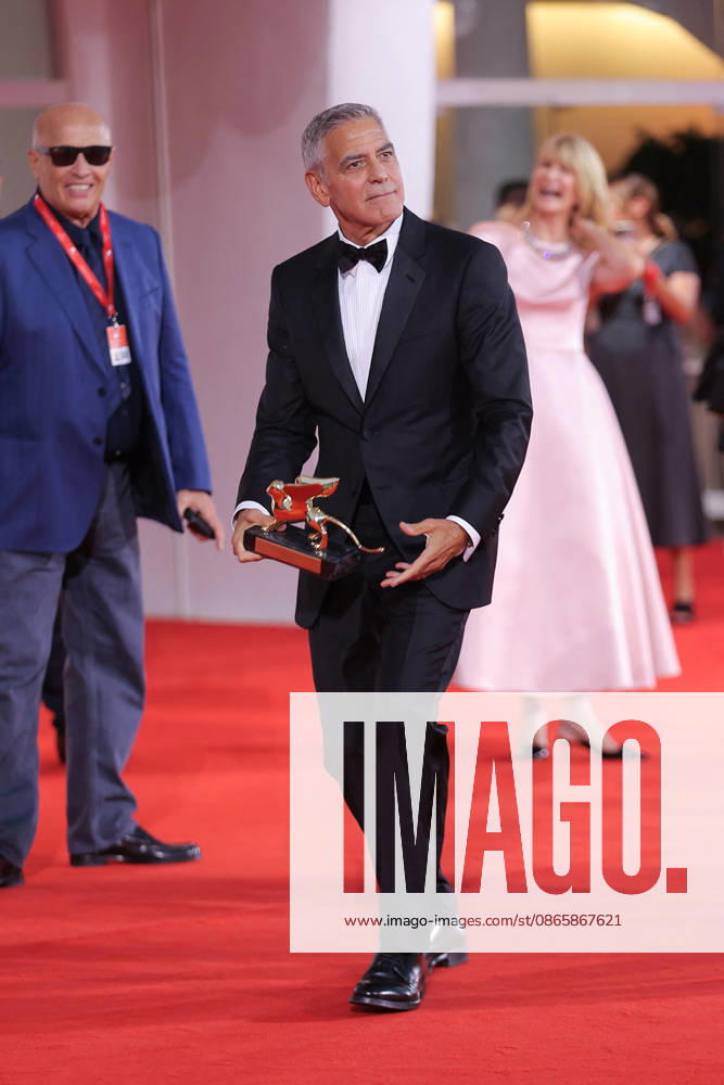 Venise 2026 Ink Screening George Clooney Golden Lion NB George Clooney after receiving the Golden Lion for Lifetime Achievement Award attending the Ink Red carpet Opening Ceremony as part of the 83th Venice International Film Festival at the Lido in Venice, Italy on September 02, 2026. Photo by Nasser Berzane ABACAPRESS.COM Venise
