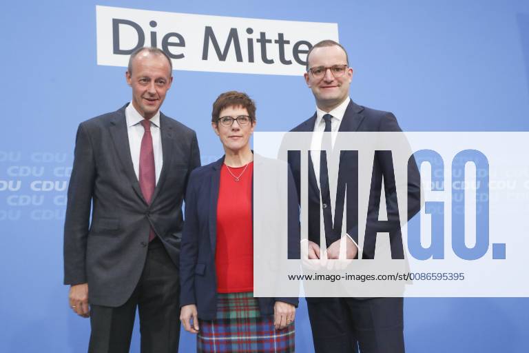 Friedrich Merz , Annegret Kramp-Karrenbauer und Jens Spahn bei ihrer Vorstellung als Kandidaten für CDU-Bundesvorsitz beim Bundesvorstand der Frauen-Union im Konrad-Adenauer-Haus am 09.11.2018 in Berlin. Merz, Spahn und Kramp Karrenbauer beim ersten gemeinsamen Auftritt in Berlin