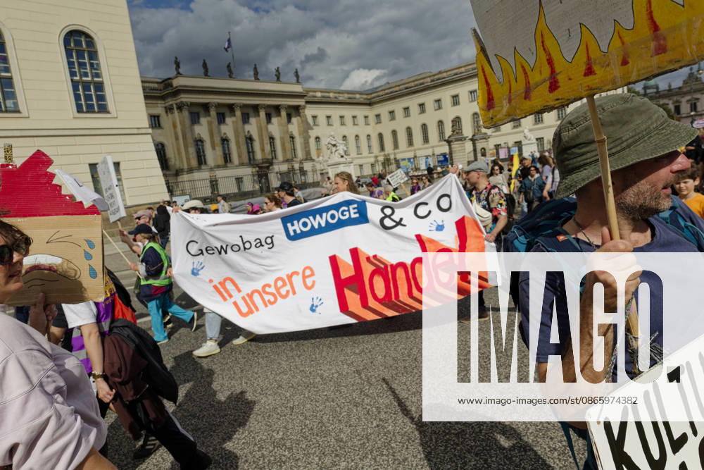 Demonstration gegen hohe Mieten in Berlin 2026-09-05 Deutschland, Berlin Demonstration zahlreicher Organisationen im Zentrum Berlins gegen hohe Mieten, Mkietwucher, Verdrängung und für die Enteignung und Kommunalisierung großer Wohnungsbestände.