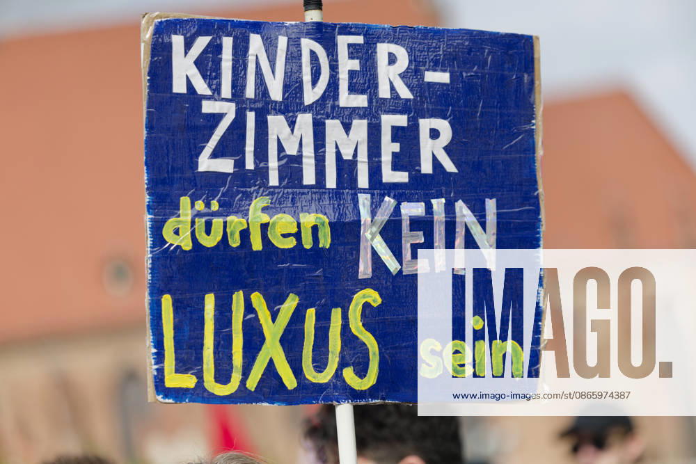 Demonstration gegen hohe Mieten in Berlin 2026-09-05 Deutschland, Berlin Demonstration zahlreicher Organisationen im Zentrum Berlins gegen hohe Mieten, Mkietwucher, Verdrängung und für die Enteignung und Kommunalisierung großer Wohnungsbestände.