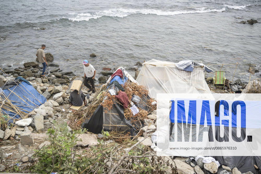 The government takes control of the port of Ceuta to provide humanitarian assistance to migrants Several migrants camped on the beach on September 5, 2026, in Ceuta, Spain. The government is taking control of the port of Ceuta to provide humanitarian assistance to migrants in tents and other spaces, as provided for in a resolution from the Ministry of Transport and Sustainable Mobility published this Saturday and reviewed by Europa Press. Specifically, the department led by Óscar Puente authorizes the Secretary of State for Migration to temporarily use an area of 16,000 square meters of public port land located in the Poniente Expansion, Phase I, within the service area of the Port of Ceuta SEPTEMBER 5, 2026 MIGRANTS IMMIGRATION HUMANITARI