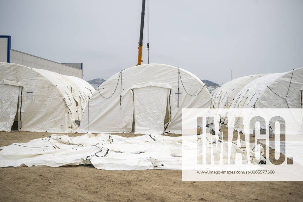Installation of new tent shelters in Ceuta Installation of new tent shelters next to the Ceuta Food Bank, September 5, 2026, in Ceuta, Spain The government takes control of the port of Ceuta to provide humanitarian assistance to migrants in tents and other spaces, as provided for in a resolution by the Ministry of Transportation and Sustainable Mobility published this Saturday, as reported by Europa Press SEPTEMBER 5, 2026 TENT CAMP MIGRANTS IMMIGRANTS MIGRATION CRISIS HUMANITARIAN CRISIS Ceuta Ceuta, Spain