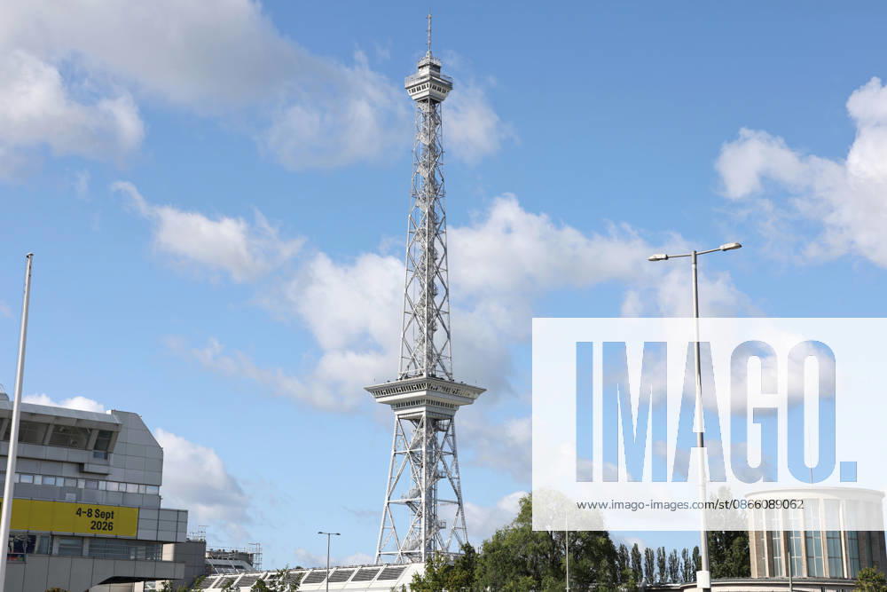 IFA, Impressionen von der Technikmesse, Berlin, 05.09.2026 Der Funkturm am Tage. Am 3. September 1926 wurde der Lange Lulatsch zur Dritten Großen Deutschen Funkausstellung in Betrieb genommen - 100. Geburtstag des Berliner Funkturms 2026, , Berlin, 18.1.14 Berlin Messegelände Berlin Deutschland