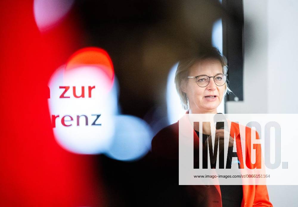 Pressekonferenz von Sigrid Hupach (BSW) Fraktionsvorsitzende soweie Katja Wolf (Thüringen.Gerecht), im Foto, Thüringer Finanzministerin und Stellvertretende Ministerpräsidentin und Alexander Kästner im Thüringer Landtag ( Deutschland Thueringen Erfurt