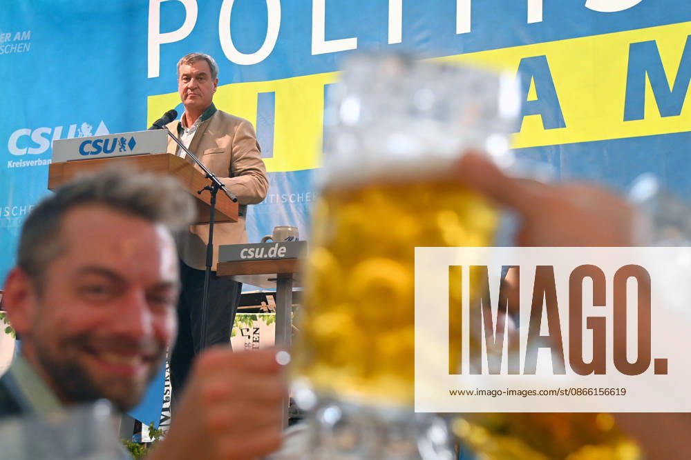 Rede Markus SOEDER (Ministerpraesident Bayern und CSU Vorsitzender) hinter Biertrinker. Politischer Gillamoos am 07.09.2026 in Abensberg,