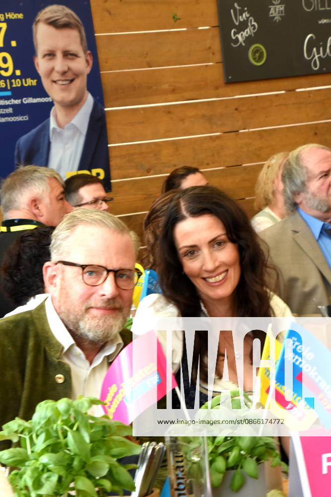 Karl Staufenberg Stv Landesvorsitzender FDP Bayern Nicole Bauer, ehemalige MdB und Bezirksvorsitzende der FDP Abensberg 07.09.2026 Politischer Fruehschopen am Gillermoosim FDP im Gillamoosicci-Zelt Foto Abendsberg