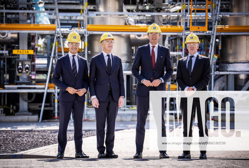 Store apner karbonfangstanlegg i Nederland Sluiskil, Nederland 20260907. Nederlands statsminister Rob Jetten, statsminister Jonas Gahr Store (Ap), EUs klimakommissaer Wopke Hoekstra og Yara-sjef Svein Tore Holsether under apningen av Yaras karbonfangstanlegg (CCS) i Nederland. Foto: Ole Berg-Rusten NTB Sluiskil Nederland 9WWJV4PJbnQ Ref:_POL9WWJV4PJbnQ.jpg