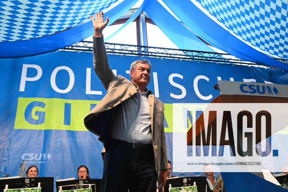 Markus SOEDER (Ministerpraesident Bayern und CSU Vorsitzender) nach seiner Rede,laesst sich feiern, Politischer Gillamoos am 07.09.2026 in Abensberg,