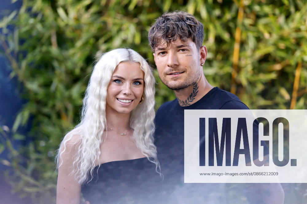Influencerin Kim Schiele (Schwester Kim) und ihr Partner Fitness-Influencer Willi Banner (Willi Willwohl) auf dem Green Carpet bei der Premiere der JOYN-Serie Surviving Amazonas im Kölner Bootshaus. Köln, 07.09.2026 NRW Deutschland