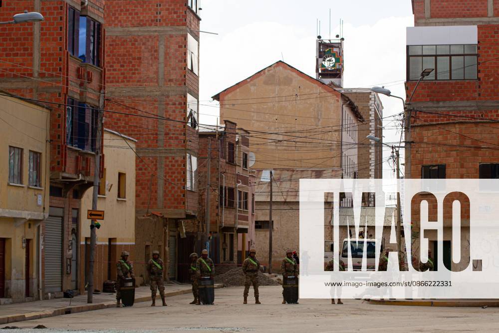 Homes Damaged After Deadly Military Base Explosions in Viacha VIACHA, BOLIVIA SEPTEMBER 7, 2026: Damage is seen to homes near the RAM-2 Bolivar? Mechanized Artillery Regiment, three days after explosions at the military installation in Viacha, near La Paz. The blast wave shattered windows and damaged walls and roofs in surrounding residential areas as rescue teams continued searching the site for missing people. Vincha Bolivia