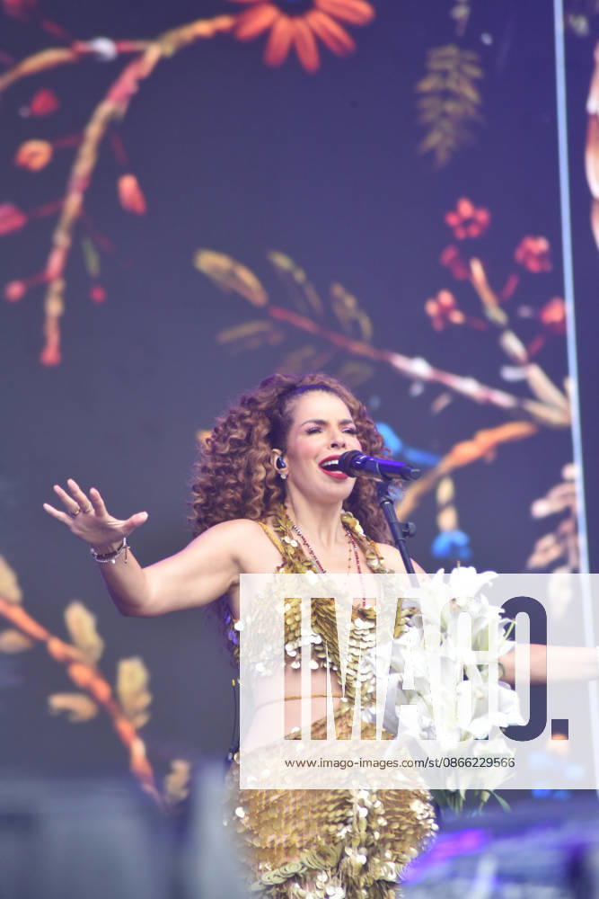 RIO DE JANEIRO, RJ - 07.09.2026: ROCK IN RIO 2026 - Vanessa Da Mata on the Sunset stage at Rock in Rio 2026, this Monday, September 7th. The band Nova Twins at the City of Rock, in Rio de Janeiro, RJ. x3012723x CristianexMota