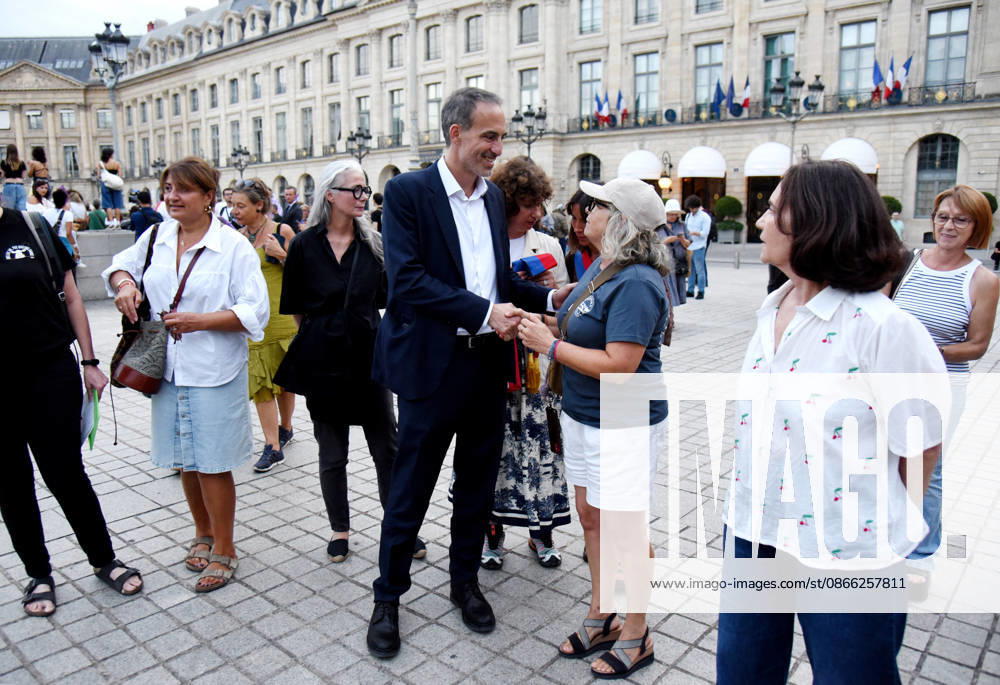 Politicians Join Feminist Coalition Press Briefing For Loi Integrale Against Sexual Violence - Paris Raphael Glucksmann during the rally against sexual violence for a comprehensive law Loi Integrale in front of the Ministry of Justice at Place Vendome in Paris, France on September 7, 2026. Photo by Alain Apaydin ABACAPRESS.COM Paris France