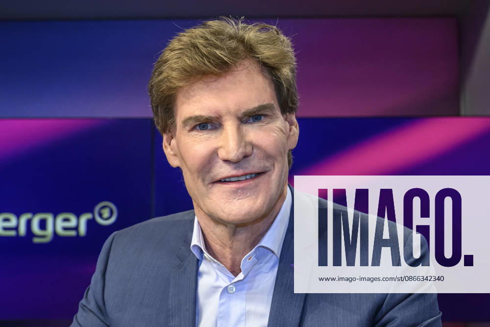 V.l. Carsten Maschmeyer (Unternehmer), GER, Berlin, Studio, zu Gast bei Maischberger, politische Talkshow, TV, Format, mit Moderatorin Sandra Maischberger, Das Erste, aus Adlershof Am Studio 20, 08.09.2026,
