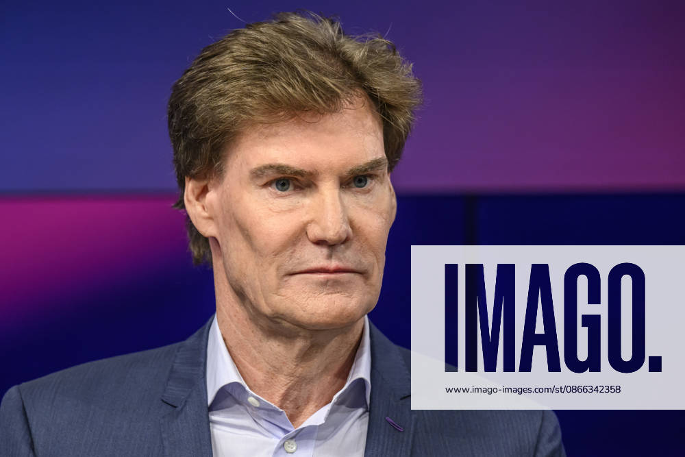 V.l. Carsten Maschmeyer (Unternehmer), GER, Berlin, Studio, zu Gast bei Maischberger, politische Talkshow, TV, Format, mit Moderatorin Sandra Maischberger, Das Erste, aus Adlershof Am Studio 20, 08.09.2026,