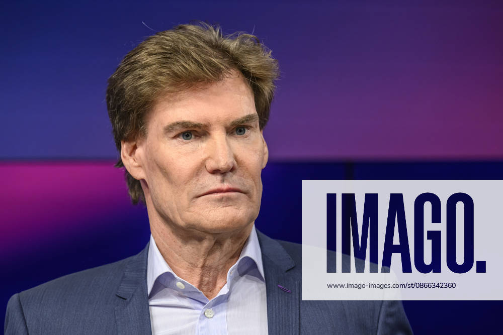 V.l. Carsten Maschmeyer (Unternehmer), GER, Berlin, Studio, zu Gast bei Maischberger, politische Talkshow, TV, Format, mit Moderatorin Sandra Maischberger, Das Erste, aus Adlershof Am Studio 20, 08.09.2026,