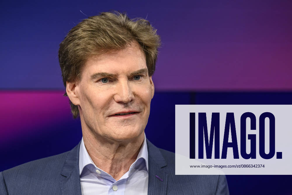 V.l. Carsten Maschmeyer (Unternehmer), GER, Berlin, Studio, zu Gast bei Maischberger, politische Talkshow, TV, Format, mit Moderatorin Sandra Maischberger, Das Erste, aus Adlershof Am Studio 20, 08.09.2026,