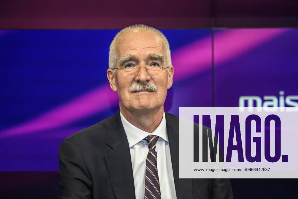 V.l. Sergej Lochthofen (Journalist), GER, Berlin, Studio, zu Gast bei Maischberger, politische Talkshow, TV, Format, mit Moderatorin Sandra Maischberger, Das Erste, aus Adlershof Am Studio 20, 08.09.2026,