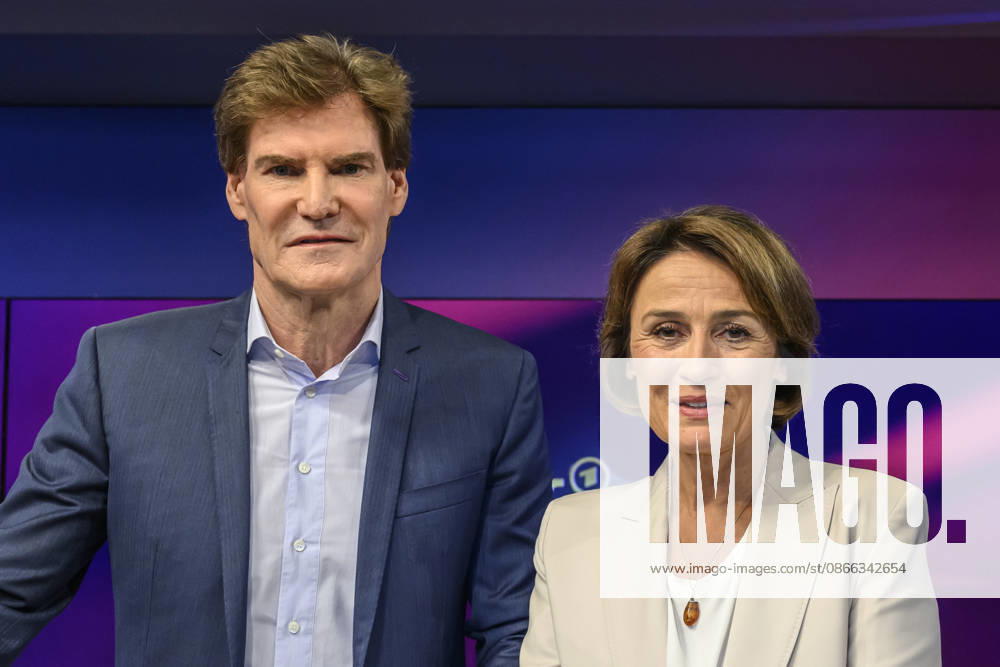 V.l. Carsten Maschmeyer (Unternehmer) mit Sandra Maischberger, GER, Berlin, Studio, zu Gast bei Maischberger, politische Talkshow, TV, Format, mit Moderatorin Sandra Maischberger, Das Erste, aus Adlershof Am Studio 20, 08.09.2026,