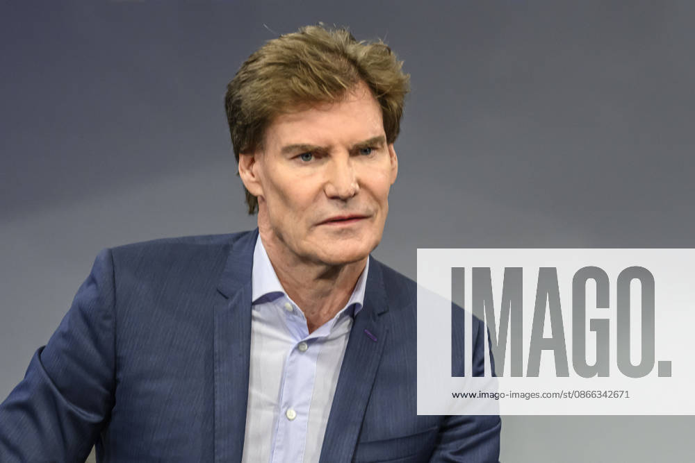V.l. Carsten Maschmeyer (Unternehmer), GER, Berlin, Studio, zu Gast bei Maischberger, politische Talkshow, TV, Format, mit Moderatorin Sandra Maischberger, Das Erste, aus Adlershof Am Studio 20, 08.09.2026,