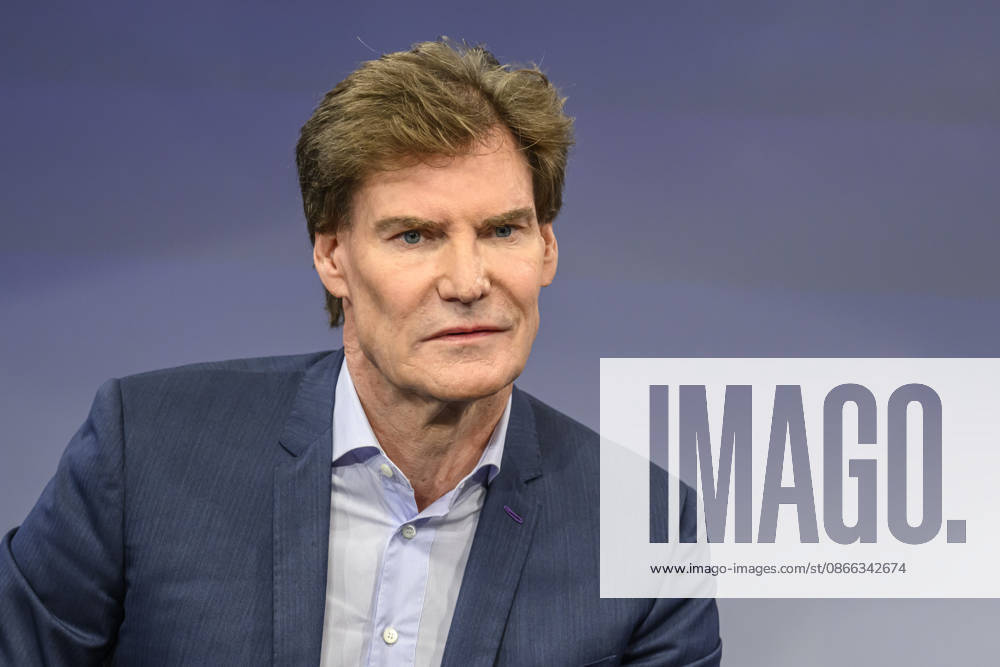 V.l. Carsten Maschmeyer (Unternehmer), GER, Berlin, Studio, zu Gast bei Maischberger, politische Talkshow, TV, Format, mit Moderatorin Sandra Maischberger, Das Erste, aus Adlershof Am Studio 20, 08.09.2026,