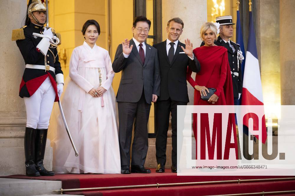 French State dinner for South Korea s President - Paris France s President Emmanuel Macron and his wife Brigitte Macron welcome South Korea s President Lee Jae Myung and his wife Kim Hye Kyung before for a State dinner organised by France s President Emmanuel Macron for South Korea s President Lee Jae Myung at the Elysee Presidential Palace, in Paris on September 8, 2026.Photo by Eliot Blondet ABACAPRESS.COM Paris France France