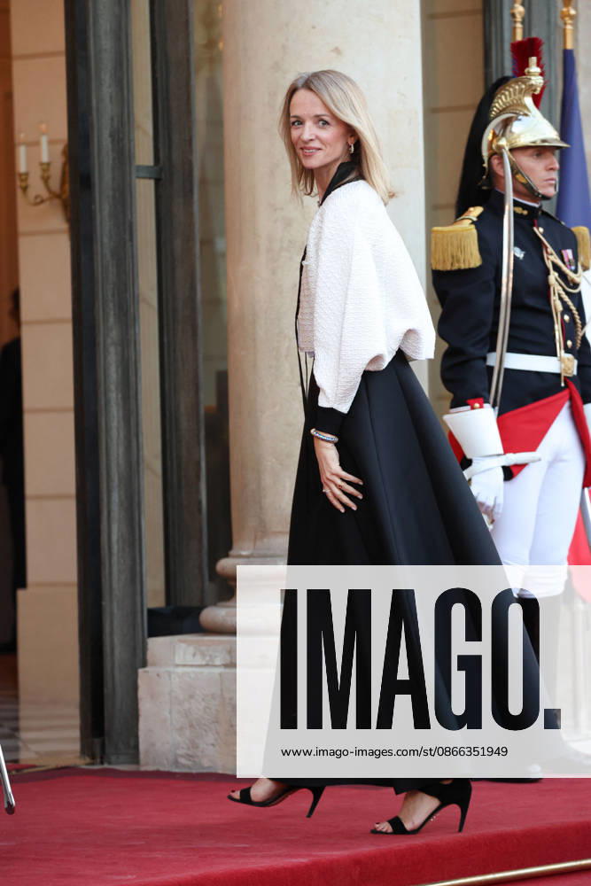DiÌ‚ner d Etat en l honneur de Mr LEE Jae Myung, PreÌsident de la ReÌpublique de CoreÌe Delphine Arnault Emmanuel Macron et Brigitte Macron recoivent Mr LEE Jae Myung, PreÌsident de la ReÌpublique de CoreÌe et son à pouse, Kim Hye-kyung, à l occasion d un diner d à tat au Palais de l Elysà e à Paris, le 8 septembre 2026. French President, Emmanuel Macron and his wife, Brigitte Macron hosted Mr. LEE Jae Myung, President of the Republic of Korea, and his wife, Kim Hye-kyung, at a state dinner at the Elysà e Palace in Paris on September 8, 2026.