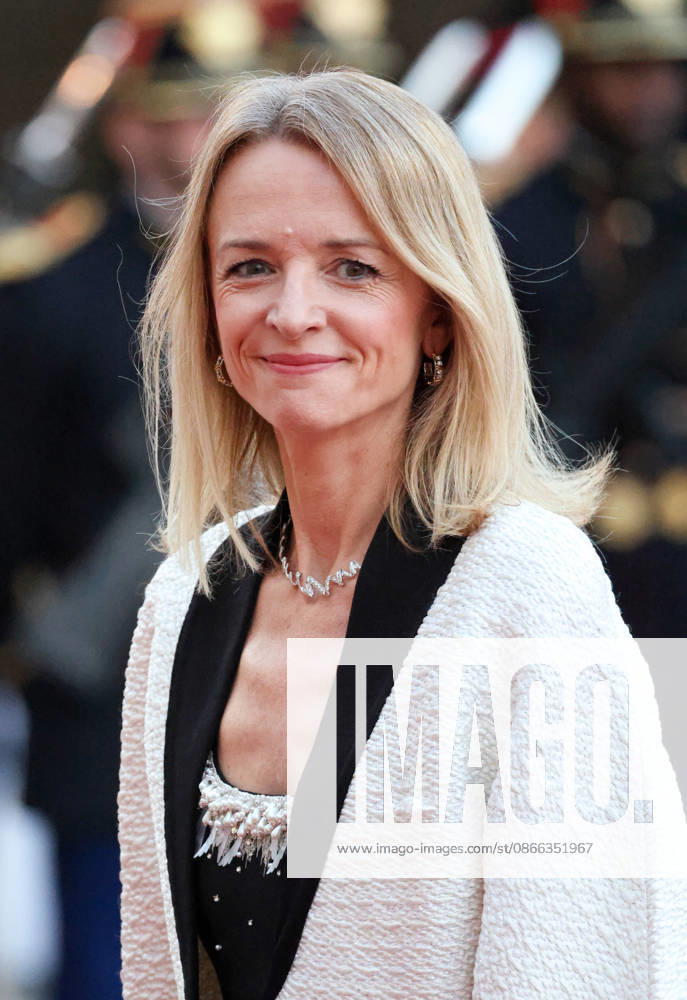 DiÌ‚ner d Etat en l honneur de Mr LEE Jae Myung, PreÌsident de la ReÌpublique de CoreÌe Delphine Arnault Emmanuel Macron et Brigitte Macron recoivent Mr LEE Jae Myung, PreÌsident de la ReÌpublique de CoreÌe et son à pouse, Kim Hye-kyung, à l occasion d un diner d à tat au Palais de l Elysà e à Paris, le 8 septembre 2026. French President, Emmanuel Macron and his wife, Brigitte Macron hosted Mr. LEE Jae Myung, President of the Republic of Korea, and his wife, Kim Hye-kyung, at a state dinner at the Elysà e Palace in Paris on September 8, 2026.