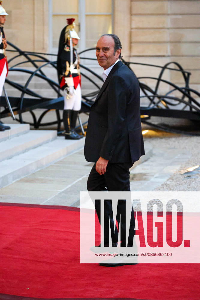 DiÌ‚ner d Etat en l honneur de Mr LEE Jae Myung, PreÌsident de la ReÌpublique de CoreÌe Xavier Niel Emmanuel Macron et Brigitte Macron recoivent Mr LEE Jae Myung, PreÌsident de la ReÌpublique de CoreÌe et son à pouse, Kim Hye-kyung, à l occasion d un diner d à tat au Palais de l Elysà e à Paris, le 8 septembre 2026. French President, Emmanuel Macron and his wife, Brigitte Macron hosted Mr. LEE Jae Myung, President of the Republic of Korea, and his wife, Kim Hye-kyung, at a state dinner at the Elysà e Palace in Paris on September 8, 2026.