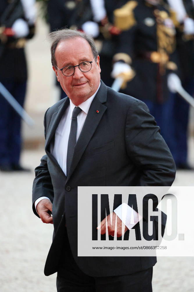 DiÌ‚ner d Etat en l honneur de Mr LEE Jae Myung, PreÌsident de la ReÌpublique de CoreÌe Francois Hollande Emmanuel Macron et Brigitte Macron recoivent Mr LEE Jae Myung, PreÌsident de la ReÌpublique de CoreÌe et son Ã pouse, Kim Hye-kyung, Ã l occasion d un diner d Ã tat au Palais de l ElysÃ e Ã Paris, le 8 septembre 2026. French President, Emmanuel Macron and his wife, Brigitte Macron hosted Mr. LEE Jae Myung, President of the Republic of Korea, and his wife, Kim Hye-kyung, at a state dinner at the ElysÃ e Palace in Paris on September 8, 2026.