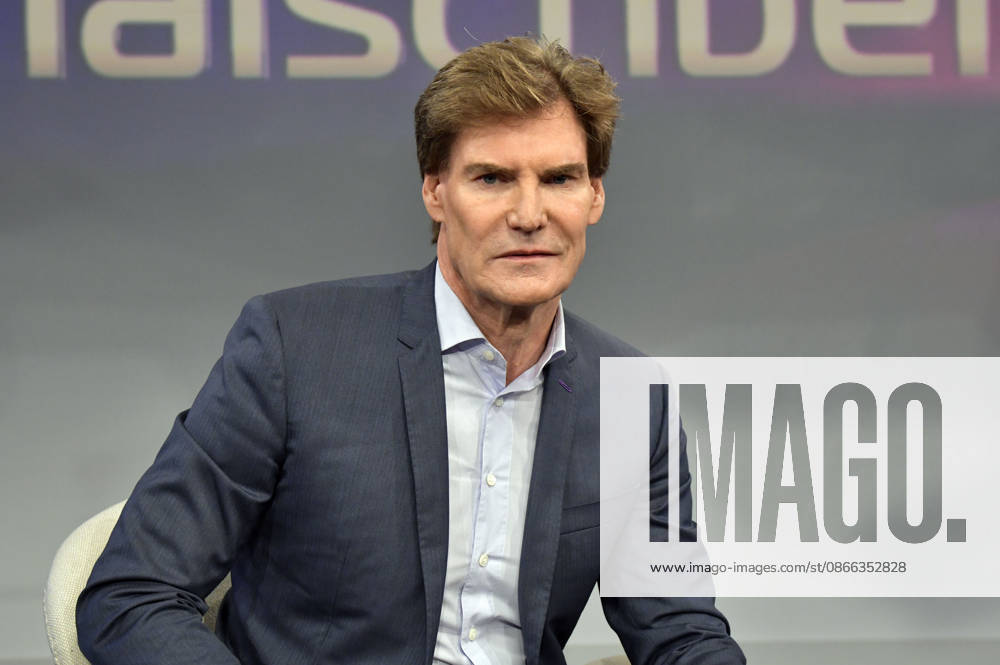 Carsten Maschmeyer in der ARD-Talkshow maischberger im Studio Berlin Adlershof. Berlin