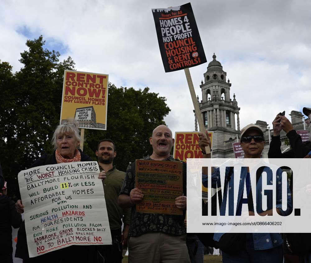 Protesters demonstrate against high rents in London LONDON, UNITED KINGDOM - SEPTEMBER 9: Members of the London Renters Union and housing rights groups gather during a demonstration at Parliament Square in London, United Kingdom on September 9, 2026. The protesters called on the government to introduce rent controls and increase the supply of public housing. Rasid Necati Aslim Anadolu London United Kingdom. Editorial use only. Please get in touch for any other usage.