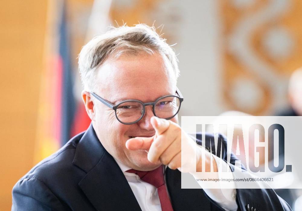 Thüringer Landtag 8. Wahlperiode 52. Plenarsitzung im Foto: Ministerpräsident Mario Voigt (CDU) ( Deutschland Thueringen Erfurt