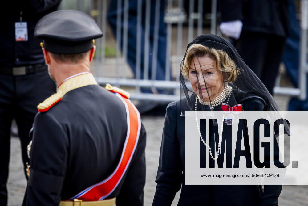 Funeral of King Harald of Norway during a royal procession from the Royal Palace Chapel to the Cathedral in Oslo. Â