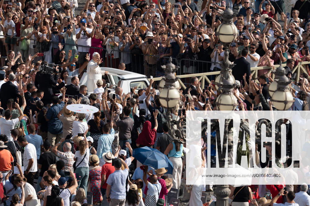 Pope Leo XIV At Weekly General Audience - Vatican City His Holiness Pope Leo XIV attends the weekly general audience at St Peter s Square in Vatican City, Vatican City on September 9, 2026. Photo by Andrea Bracaglia ABACAPRESS.COM Vatican Vatican City Vatican (or Holy See)