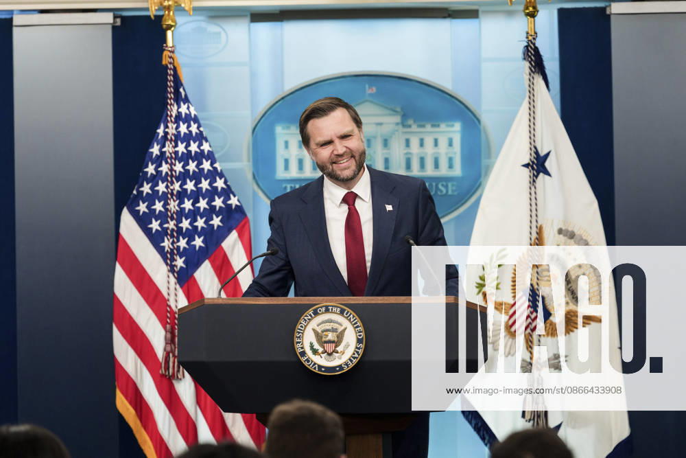 U.S. Vice President J.D Vance listens to a question from reporters during the daily briefing in the James S. Brady Press Briefing Room of the White House, September 3, 2026 in Washington, D.C. Washington United States of America - ZUMAp138 20260909_zaa_p138_010