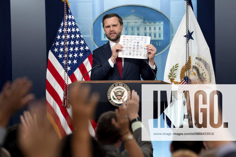 U.S. Vice President J.D Vance responds to a question from reporters during the daily briefing in the James S. Brady Press Briefing Room of the White House, September 3, 2026 in Washington, D.C. Washington United States of America - ZUMAp138 20260909_zaa_p138_011
