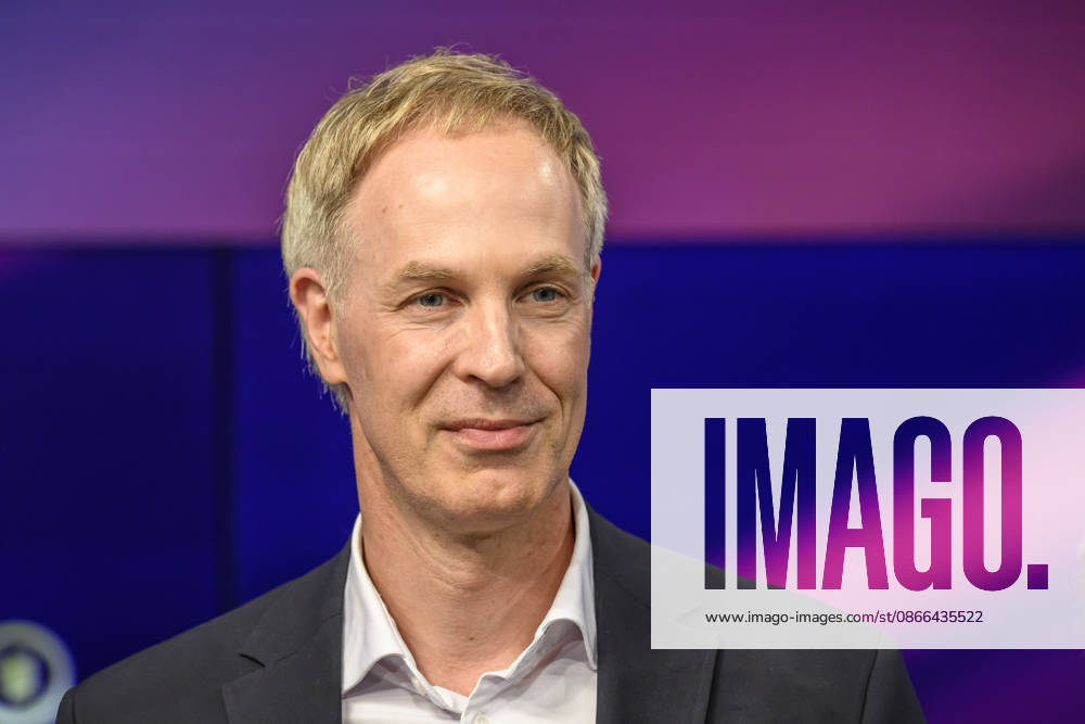 Im Bild v.l.: Sebastian Fiedler, SPD (innenpolitischer Sprecher), GER, Berlin, Studio, zu Gast bei Maischberger, politische Talkshow, TV, Format, mit Moderatorin Sandra Maischberger, Das Erste, aus Adlershof Am Studio 20, 09.09.2026,