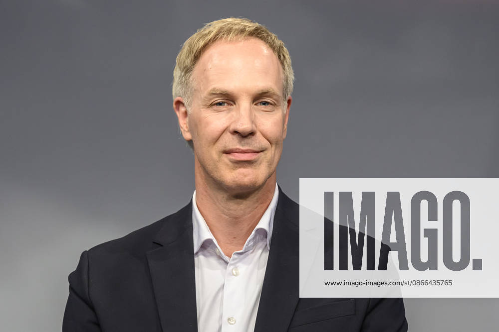 Im Bild v.l.: Sebastian Fiedler, SPD (innenpolitischer Sprecher), GER, Berlin, Studio, zu Gast bei Maischberger, politische Talkshow, TV, Format, mit Moderatorin Sandra Maischberger, Das Erste, aus Adlershof Am Studio 20, 09.09.2026,