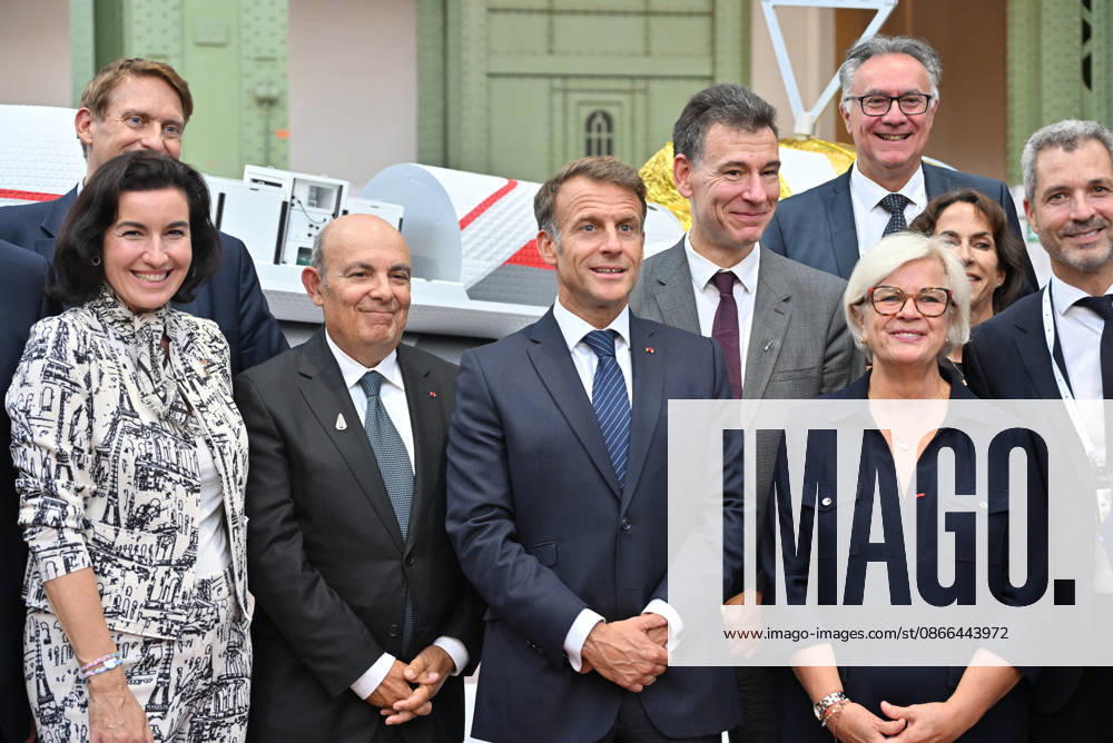 French President Emmanuel Macron, Eric Trappier, CEO of Dassault Aviation; Minister of Higher Education and Research Philippe Baptiste; and Minister of the Armed Forces Catherine Vautrin pose with government and industry representatives in front of a model of Dassault’s Vortex space vehicle project. E. Macron, President of the French Republic, during the International Space Summit on September 10, 2026, at the Grand Palais in Paris, on September 9, 2026. Nearly 1,100 companies from the space sector will also be present at the Grand Palais, demonstrating the exceptional mobilization of the global space ecosystem around this event, organized by France and Germany. The Summit will address all issues related to the development and innovation o
