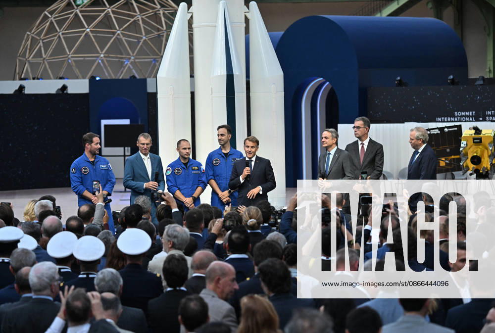 French President Emmanuel Macron (C R), French European Space Agency (ESA) astronaut Thomas Pesquet (C), and Greek Prime Minister Kyriakos (C L) pose with astronauts and members of the Vast space program during the International Space Summit at the Grand Palais in Paris on September 9, 2026. The two-day International Space Summit brings together nearly 120 delegations to discuss global space governance. French President Emmanuel Macron, at the International Space Summit on September 10, 2026, at the Grand Palais in Paris, September 9, 2026. Nearly 1,100 companies from the space sector will also be present at the Grand Palais, demonstrating the exceptional mobilization of the global space ecosystem around this event, organized by France and