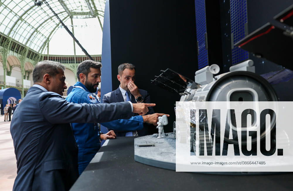 (260909) -- PARIS, Sept. 9, 2026 -- Visitors check an exhibit during the International Space Summit at the Grand Palais in Paris, France, Sept. 9, 2026. The first International Space Summit opened Wednesday in Paris, bringing together heads of state and government, scientists, astronauts and industry representatives. ) FRANCE-PARIS-INTERNATIONAL SPACE SUMMIT WuxHuiwo