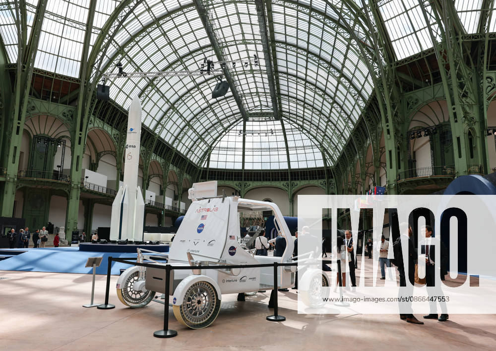 (260909) -- PARIS, Sept. 9, 2026 -- An exhibit is seen during the International Space Summit at the Grand Palais in Paris, France, Sept. 9, 2026. The first International Space Summit opened Wednesday in Paris, bringing together heads of state and government, scientists, astronauts and industry representatives. ) FRANCE-PARIS-INTERNATIONAL SPACE SUMMIT WuxHuiwo