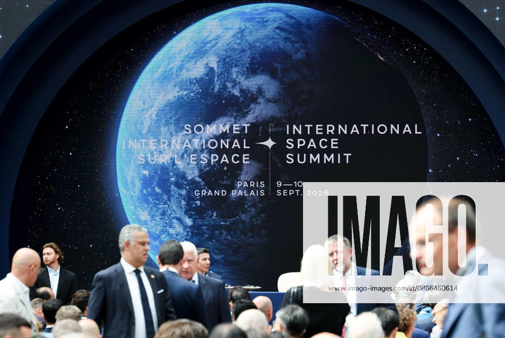 (260910) -- BEIJING, Sept. 10, 2026 -- People gather during the International Space Summit at the Grand Palais in Paris, France, Sept. 9, 2026. The first International Space Summit opened Wednesday in Paris, bringing together heads of state and government, scientists, astronauts and industry representatives. ) XINHUA PHOTOS OF THE DAY WuxHuiwo