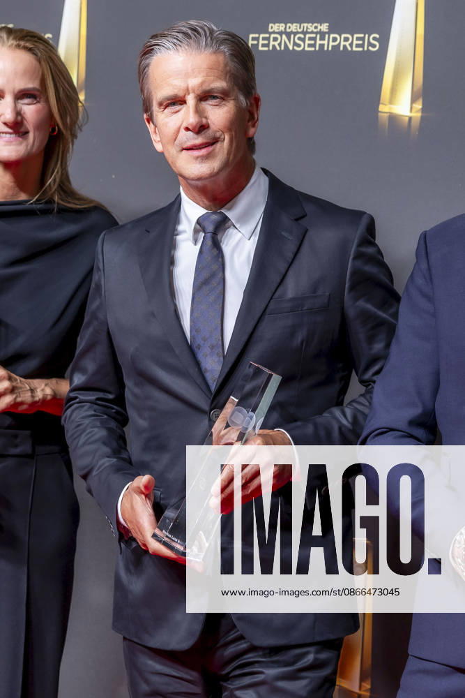ABB FERNSEHPREIS- Markus Lanz Preistraeger mit dem Fernsehpreis zu Gast auf dem roten Teppich bei der Gala zr verleihung des Der Deutsche Fernsehpreis 2026 iim Confex Center am 09.09.2026 in Koeln NRW Deutschland
