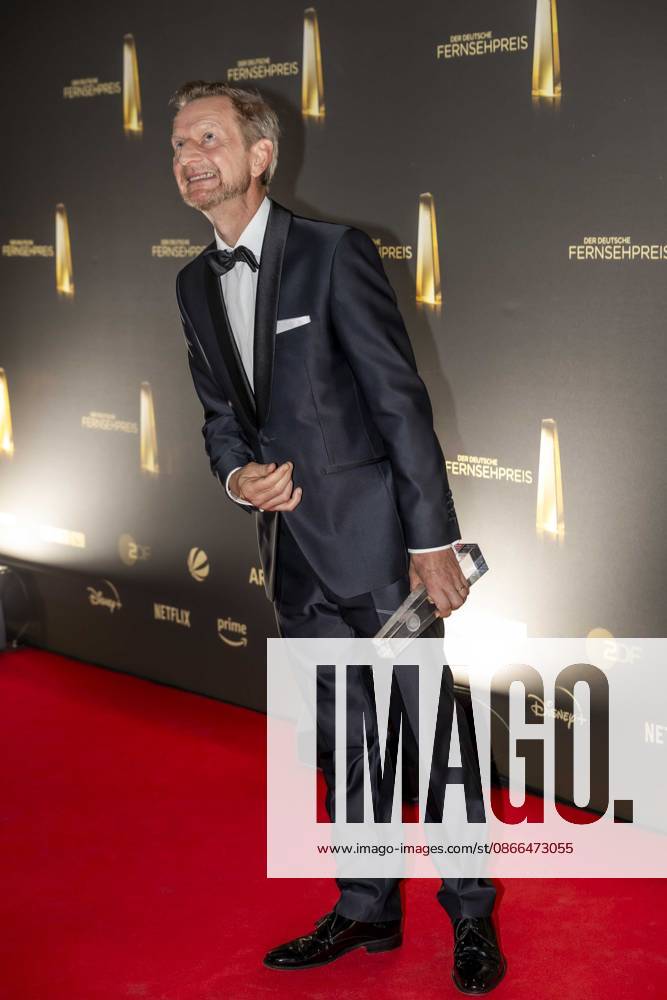 ABB FERNSEHPREIS- Michael Kessler Schauspieler Preistraeger mit dem Fernsehpreis zu Gast auf dem roten Teppich bei der Gala zr verleihung des Der Deutsche Fernsehpreis 2026 iim Confex Center am 09.09.2026 in Koeln NRW Deutschland