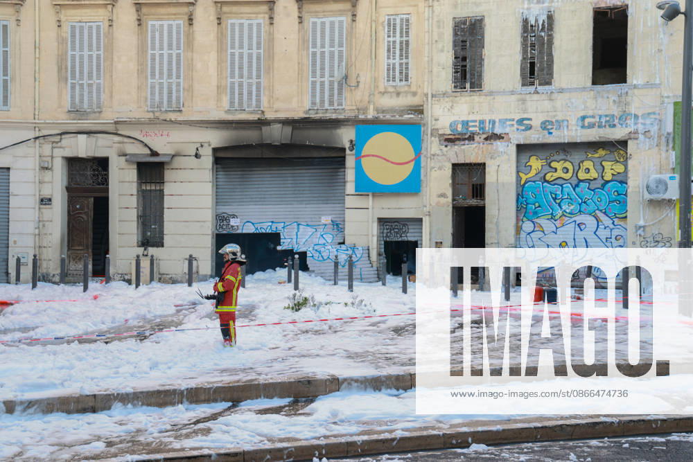 Fire at the MarchÃ du Soleil in Marseille: it took the fire brigade several hours to put out the blaze, which broke out at 2.19 am and destroyed around 500 mÂ². - 11 10 2026 - France Bouches-du-Rhone Marseille - SylvainxRostaingx Pictorium LePictorium_0340460